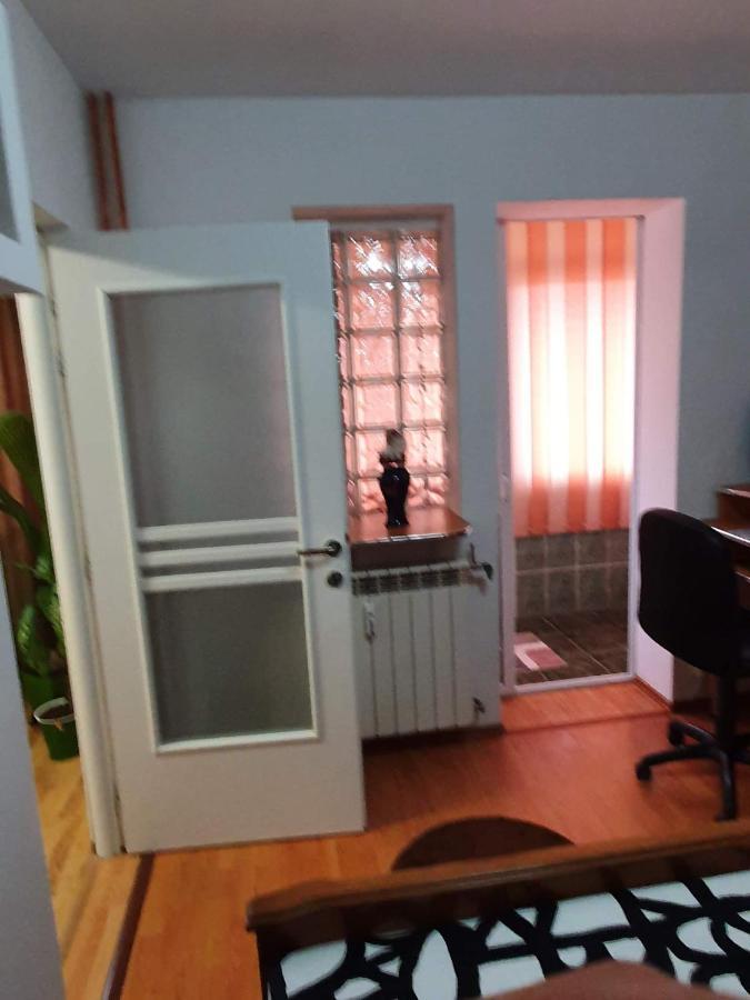 Apartament Cu Regim Hotelier In Dr.Tr. Severin Drobeta Turnu Severin Exterior photo